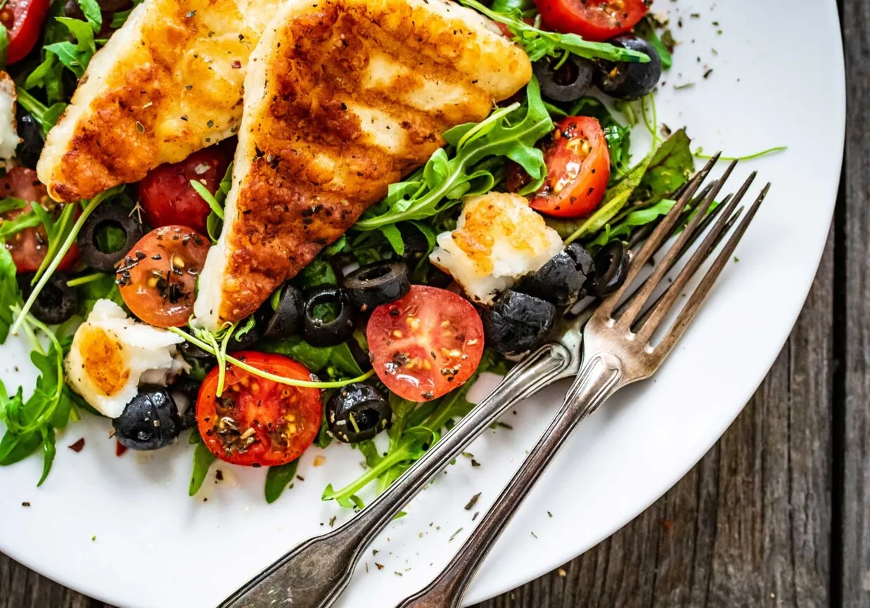 Sałatka z grillowanym halloumi - Perfekcyjny przepis i triki