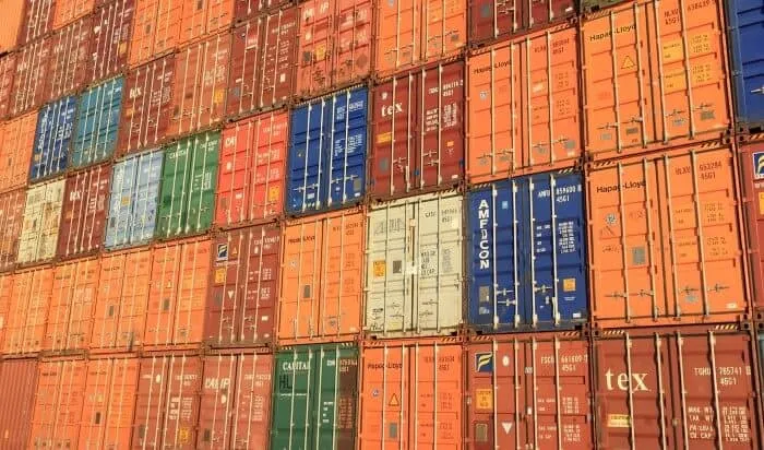 Jaka spedycja na kontenery? Sprawdź najlepsze oferty i ceny w Polsce