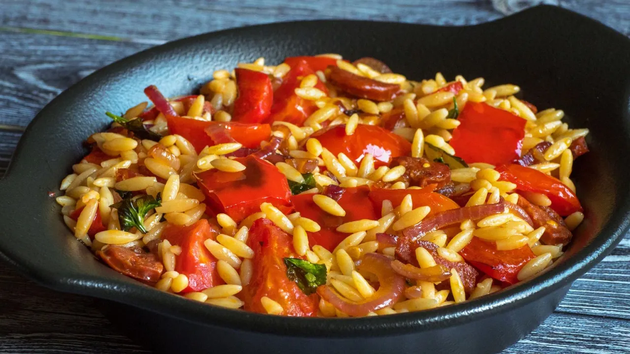 Makaron orzo - jak ugotować go idealnie i do czego pasuje?