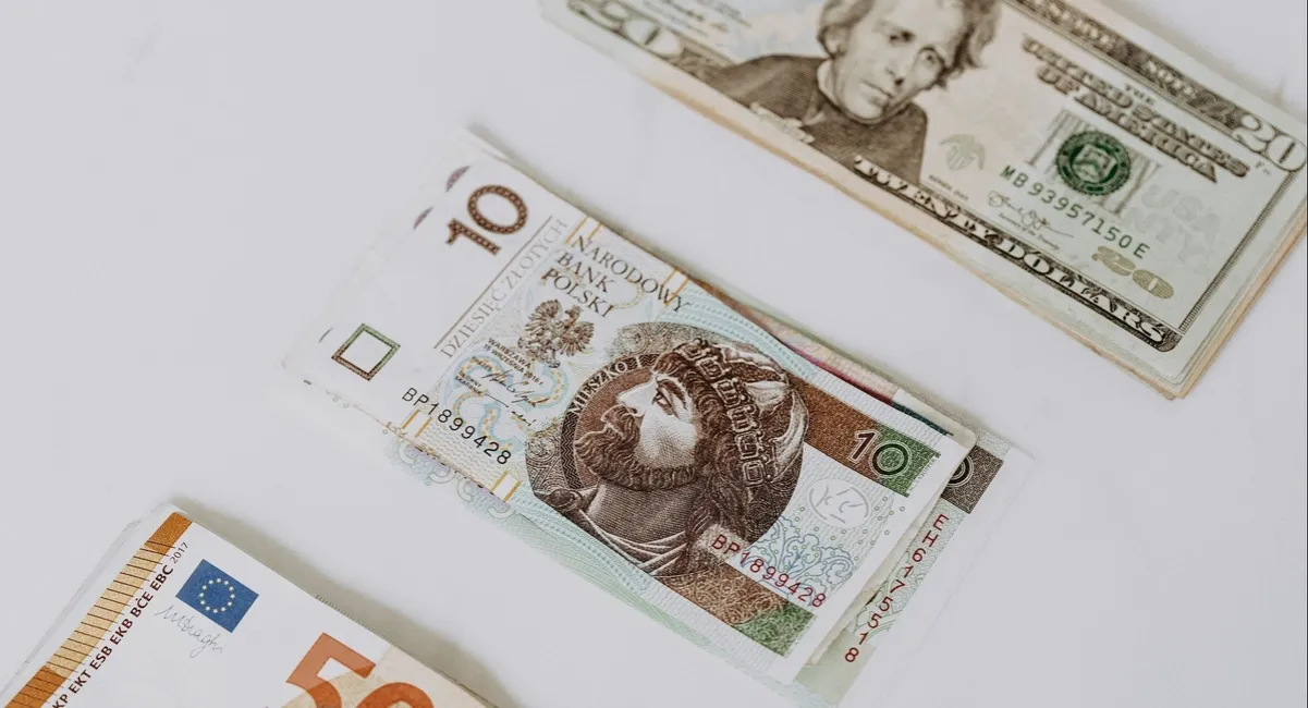 Ile można zarobić w banku? Zaskakujące wynagrodzenia w branży Ile można zarobić w banku? Zaskakujące wynagrodzenia w branży