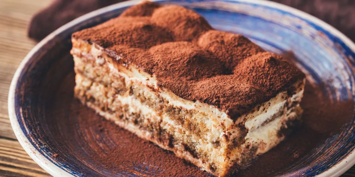 Tiramisu co to jest: Sekret pysznego włoskiego deseru i jego składników Tiramisu co to jest: Sekret pysznego włoskiego deseru i jego składników